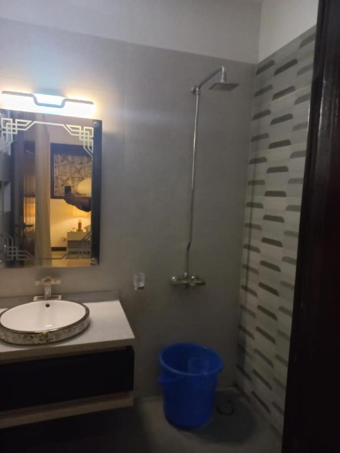 B&B Mumtaz City Исламабад Экстерьер фото