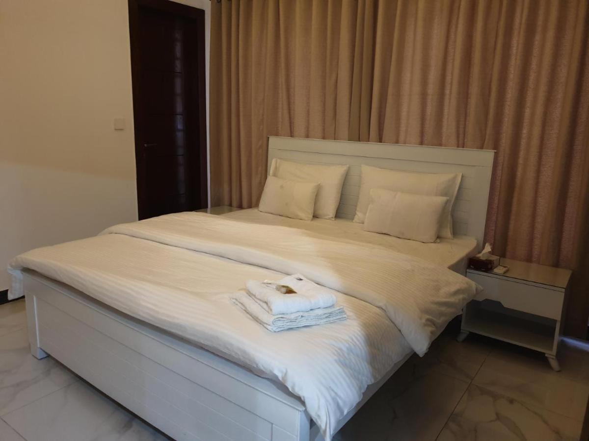B&B Mumtaz City Исламабад Экстерьер фото